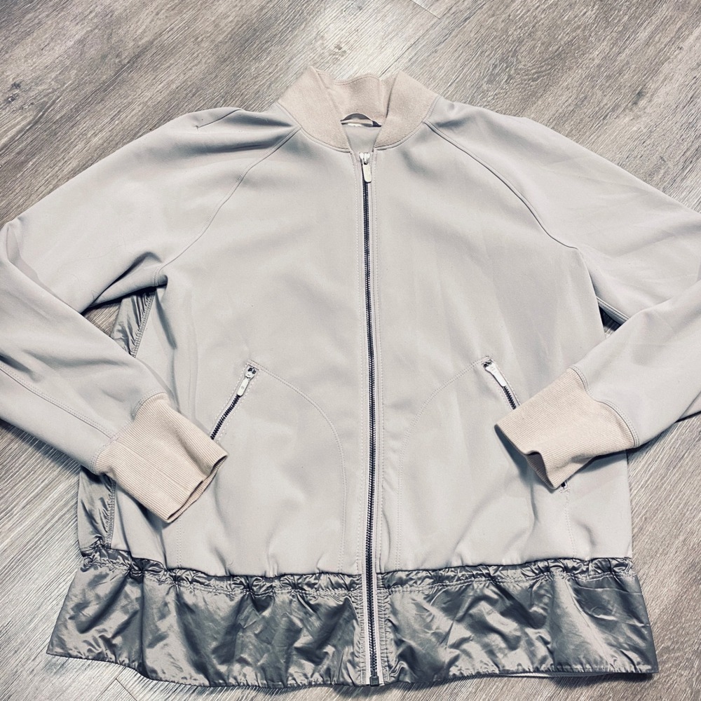 Lululemon‎ Swept Along Jacket Size Medium Light Plum